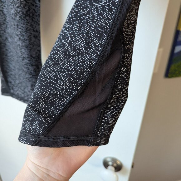Size 6 Lululemon Athletica Train Times Crop Capris Soundwave White Black - Picture 2 of 8